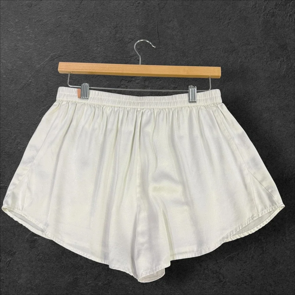 Lunya Washable Silk Sleep Shorts White Womens Size Medium Relaxed Loungewear